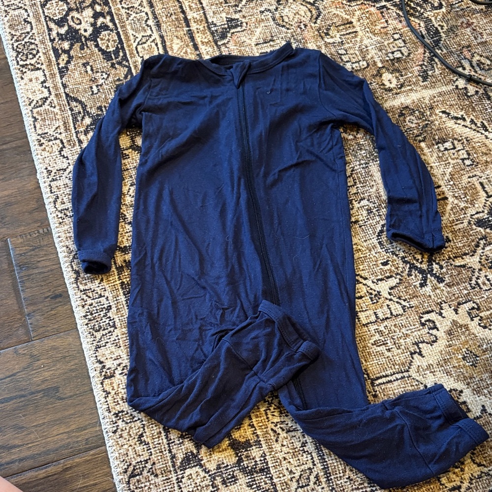 Kyte BABY Navy zipper romper (18-24)